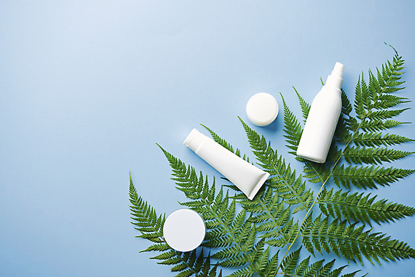 포토 JPG 스튜디오촬영 식물 잎 실내 사람없음 하이앵글 뷰티 화장품 오브젝트 파란배경 공병 플랫레이 국내포토 뷰포인트 백그라운드 내부 파란색 플랫 병_담는 파일형식