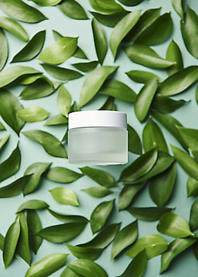 포토 JPG 스튜디오촬영 식물 잎 실내 사람없음 하이앵글 뷰티 화장품 오브젝트 공병 플랫레이 초록배경 국내포토 뷰포인트 백그라운드 내부 초록색 플랫 병_담는 파일형식