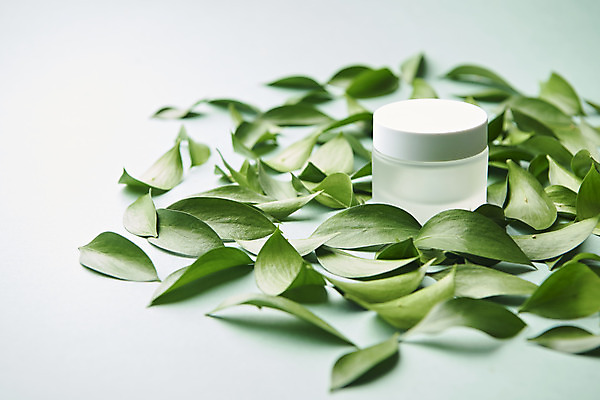 포토 JPG 스튜디오촬영 식물 잎 실내 근접촬영 사람없음 뷰티 화장품 오브젝트 흰배경 공병 국내포토 뷰포인트 백그라운드 내부 흰색 병_담는 파일형식