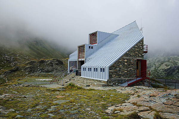 포토 JPG 해외이미지 유럽 여행 자국 자연 휴가 산 파노라마 풍경 초원 사람없음 야외 이탈리아 산책 트래킹 하이킹 바위 고도 알프스 산기슭 내추럴 방법 선로 절정 산맥 해외202008 해외포토 나라 레저 휴식 촬영기법 돌_바위 생태계 파일형식
