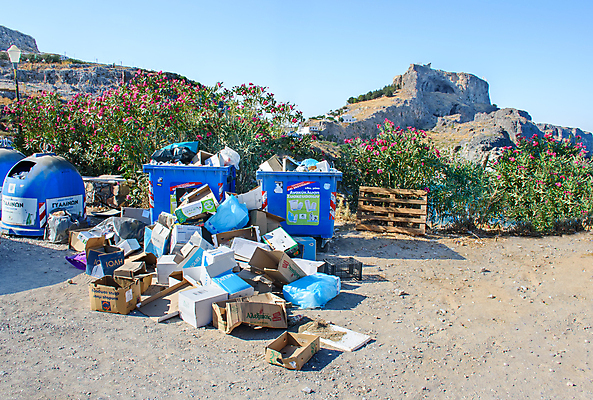 포토 JPG 해외이미지 종이 여행 하늘 호텔 휴가 거리 종류 사람없음 초록색 상자 쌓기 마을 재활용 쓰레기통 쓰레기 폐기물 컨테이너 플라스틱 그리스 에코 먼지 타운 제비 그리스인 낭비 생태학 아크로폴리스 해외202008 해외포토 서양인 교육 유럽 산업 컬러 컨셉 모션 재질 조류 숙소 환경 도시 친환경 파일형식