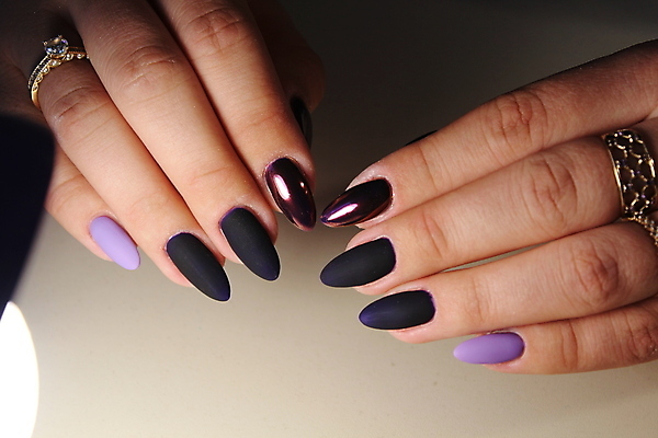 포토 JPG 해외이미지 손 디자인 여자 백그라운드 미술 사람없음 유행 상점 금속 검은색 거울 못 황금 우아함 은색 손톱관리 손톱 프랑스어 스타일 해외202008 해외포토 문자 컬러 컨셉 재질 문화예술 사람 신체부위 공구 네일아트 파일형식