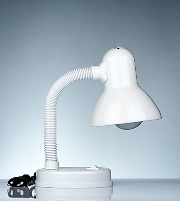 포토 JPG 해외이미지 디자인 가구 백그라운드 비즈니스 전구 탁자 주택 창조 서기 사람없음 내부 장식 빛 스터디 사무실 독서 금속 검은색 힘 방 장비 회색 에너지 흰색 램프 업무 유연 책상 오브젝트 싱글 스포트라이트 조절 고립 공급 스타일 미니멀리스트 해외202008 해외포토 컬러 생활용품 모션 재질 조명 건물 학습 작업 파일형식