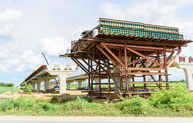 포토 JPG 해외이미지 산업 도로 선 여행 백그라운드 비즈니스 건축양식 교통시설 거리 풍경 사람없음 야외 건물 탑 금속 기계 장비 표현 도시 고속도로 도심 연결 땅 아래 기중기 속도 방콕 방법 철강 콘크리트 해외202008 해외포토 건축물 건축 길 교통 태국 재질 중장비 방향 시설 위치 파일형식