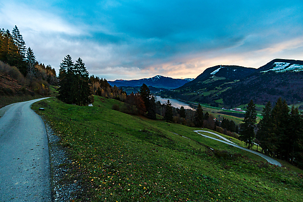 포토 JPG 해외이미지 식물 계절 공원 꽃 농업 자연 휴가 산 안테나 파노라마 갈대 풍경 사람없음 야외 컬러풀 햇빛 태양 농가 농장 노란색 일출 맑음 일몰 산책 하이킹 낭만 가을 시골 편안함 절정 바이에른 해외202008 해외포토 자연요소 공공시설 산업 컬러 컨셉 통신 레저 날씨 휴식 독일 촬영기법 노을 감각 생태계 파일형식