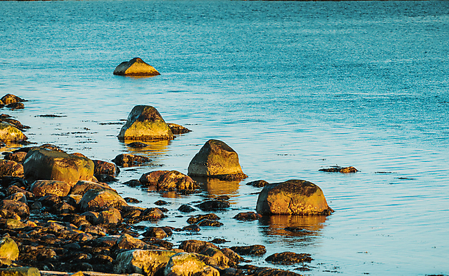 포토 JPG 해외이미지 동물 구름 파도 바다 섬 여행 자연 하늘 바람 노르웨이 풍경 사람없음 물 여름 파란색 빛 햇빛 태양 일몰 활발 바위 저녁 덩어리 스칸디나비아 해외202008 해외포토 자연요소 계절 유럽 컬러 컨셉 날씨 노을 돌_바위 야간 생태계 파일형식