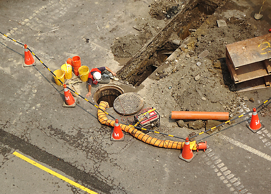 포토 JPG 해외이미지 도로 노동자 거리 사람없음 발전기 도시 위생 먼지 튜브 해외202008 해외포토 직업 길 교통시설 발전소 파일형식