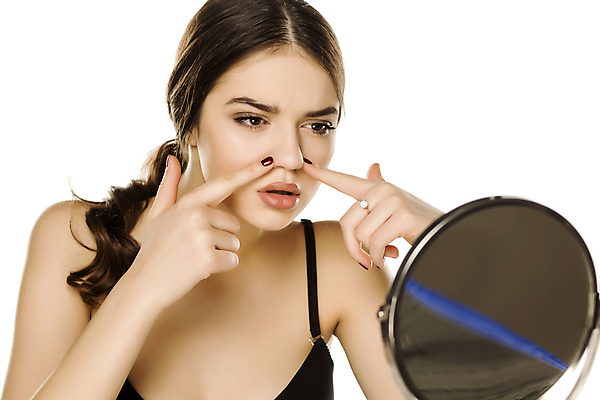 포토 JPG 해외이미지 1 손 응시 여자 얼굴 손가락 건강 한명 사람 성인 뷰티 거울 터치 플라스틱 피부 흰배경 코 외과 내추럴 고립 돌봄 해외202008 해외포토 시선 백그라운드 의학 모션 재질 병원 신체부위 흰색 파일형식