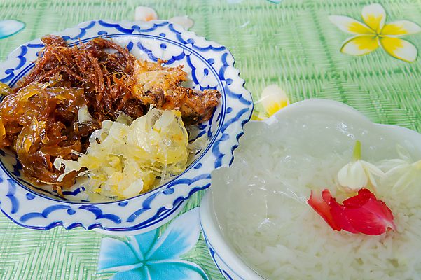 포토 JPG 해외이미지 전통 접시 아시아 음식 채소 태국 고추 밥 양파 건강 요리 동양인 사람없음 물 갈색 얼음 추위 튀김 고명 사발 시원함 먹기 허브 해외202008 해외포토 자연요소 식물 식기 나라 컬러 모션 인종 사기그릇 파일형식