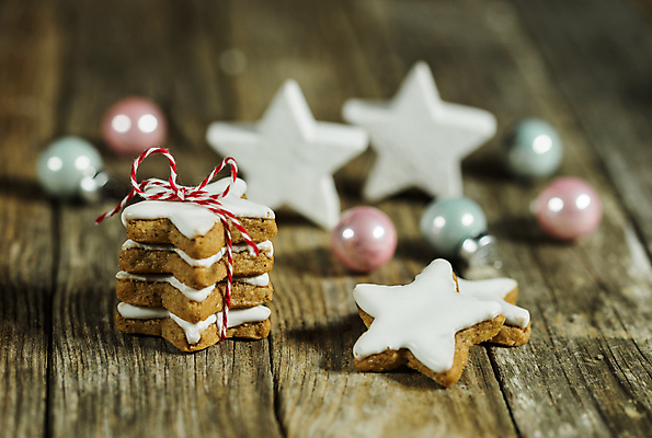 포토 JPG 해외이미지 모양 계절 별 리본 음식 분홍색 백그라운드 크리스마스 겨울 공 탁자 휴가 디저트 선물 사람없음 목재 장식 파란색 쌓기 쿠키 케이크 얼음 장식볼 흰색 축하 시간 달콤 맛 12월 설탕 굽기 활 향 파스텔톤 페스츄리 핸드메이드 맛있는 해외202008 해외포토 자연요소 나무 기념일 빵 컬러 가구 컨셉 재료 모션 날짜 구이 파일형식