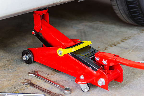 포토 JPG 해외이미지 직업 산업 포즈 비즈니스 부분 공장 교통시설 자동차 바닥 사람없음 빨간색 상점 금속 힘 기계 봄 장비 운전 공구 업무 바퀴 작업실 수리 제조 오브젝트 서비스 타이어 리프트 고정 엔진 정비공 잭 공학 유지 차고 철강 해외202008 해외포토 계절 교육 육상교통 컬러 교통 공업 모션 재질 도구 작업 기술자 시설 파일형식