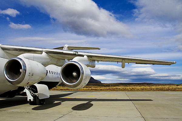 포토 JPG 해외이미지 구름 응시 지구 여행 백그라운드 날개 비즈니스 창문 교통시설 하늘 휴가 비행기 안테나 사람없음 파란색 태양 맑음 힘 흰색 고급 땅 고도 항공 속도 상업 제트기 엔진 우주산업 스카이라인 대패 수평선 해외202008 해외포토 자연요소 시선 산업 컬러 교통 컨셉 통신 항공교통 날씨 대중교통 우주 시설 파일형식
