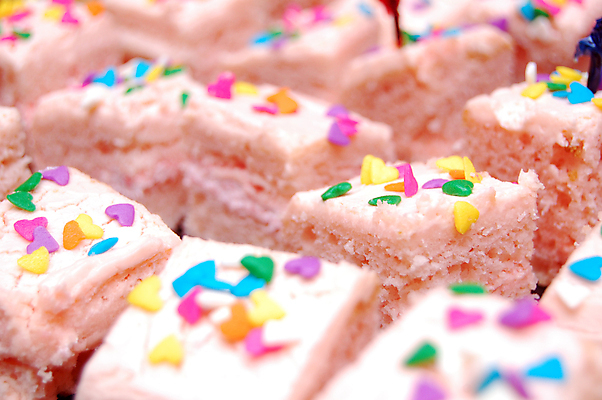 포토 JPG 해외이미지 모양 어린이 음식 조각 디저트 사랑 사람없음 컬러풀 케이크 펼침 흰색 하트 달콤 작음 보석 설탕 뿌리기 크림 슬라이스 부드러움 층 토막 미니 식욕 페스츄리 맛있는 해외202008 해외포토 감정 빵 컬러 모션 사람 감각 맛 크기 광석 파일형식