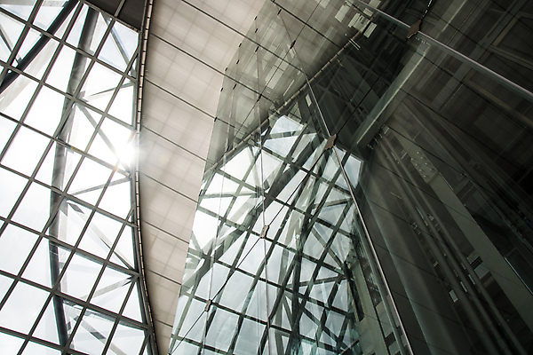 포토 JPG 해외이미지 디자인 백그라운드 비즈니스 건축양식 창문 교통시설 모션 유리 지붕 미래 조명 실내 파노라마 사람없음 내부 건물 세로 빛 사무실 반사 문 계단 상점 램프 도시 홀 센터 공항 정상 엘리베이터 리프트 에스컬레이터 일반 철강 해외202008 해외포토 건축물 건축 교통 컨셉 재질 촬영기법 공간 시설 파일형식