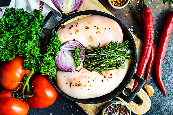 포토 JPG 해외이미지 음식 백그라운드 컨셉 다이어트 토마토 채소 재료 탁자 양파 프레임 도마 파슬리 건강 마늘 육류 요리 사람없음 초록색 수건 식사 치킨 어둠 바위 시골 기름 먹기 허브 유기농 냅킨 날것 소금 후추 로즈메리 생식 조지아 카피스페이스 해외202008 해외포토 식물 웰빙 컬러 가구 식재료 모션 주방용품 위생용품 공백 돌_바위 향신료 동유럽 닭고기요리 파일형식