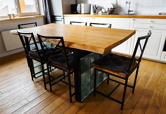 포토 JPG 해외이미지 디자인 가구 의자 베개 탁자 선반 바닥 아파트 사람없음 내부 목재 장식 세트 햇빛 농가 유행 금속 주방 시골 고급 우아함 철 심플 안락의자 내추럴 다락방 스칸디나비아 철강 해외202008 해외포토 나무 생활용품 컨셉 재료 침구 재질 주택 태양 농장 파일형식