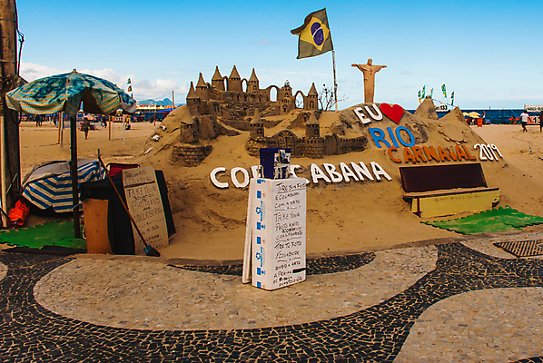 포토 JPG 해외이미지 디자인 남자 모래 바다 여행 패턴 자연 흑백 사람 풍경 사람없음 야외 가로 물 여름 검은색 사진촬영 산책로 흰색 깃발 보트 포르투갈 타일 웨이브 브라질 스카이라인 덩어리 랜드마크 진짜 브라질사람 해외202008 해외포토 자연요소 계절 유럽 길 컬러 무늬 배_교통 촬영기법 촬영 남아메리카 생태계 파일형식