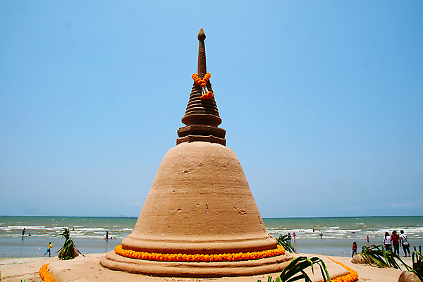 포토 JPG 해외이미지 전통 꽃잎 꽃 종교 문화 모래 여행 백그라운드 불교 건축양식 태국 자연 미술 사람없음 야외 건물 장식 컬러풀 조각상 여행객 탑 축제 기도 깃발 사찰 영혼 승려 심볼 명상 사당 사리탑 숭배 신앙심 파멸 해외202008 해외포토 식물 건축물 건축 아시아 컬러 컨셉 종교건축 문화예술 사람 조형물 성직자 생태계 파일형식 소멸