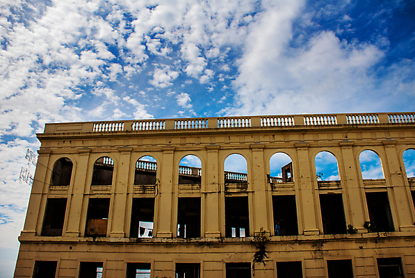 포토 JPG 해외이미지 나무 응시 아시아 별 도로 여행 이동 비즈니스 교통시설 호텔 설계 거리 사람 사람없음 건물 물 파란색 컬러풀 스파 침대 도시 센터 속도 상업 바쁨 시스템 규칙 리빙 방법 정부 해외202008 해외포토 자연요소 식물 건축물 시선 나라 길 컬러 가구 교통 컨셉 숙소 시설 파일형식