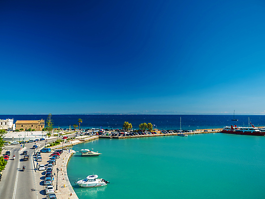 포토 JPG 해외이미지 유럽 바다 섬 여행 교통시설 자연 하늘 휴가 풍경 사람없음 물 여름 파란색 항구 맑음 활발 흰색 도시 만 보트 지중해 그리스 휴양지 포트 타운 석호 그리스인 터키석 해외202008 해외포토 자연요소 서양인 계절 나라 컬러 교통 컨셉 배_교통 날씨 장소 보석 시설 생태계 파일형식