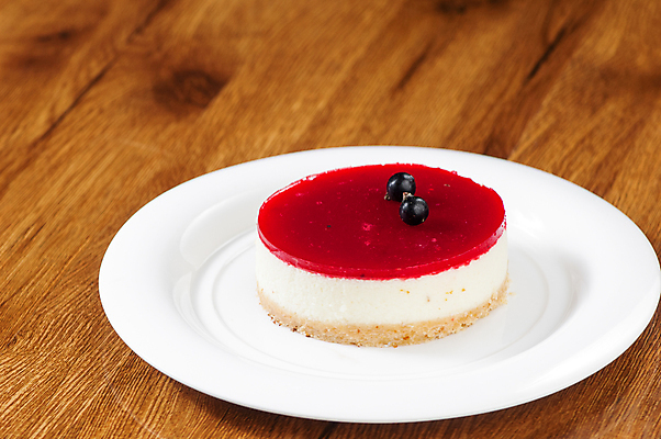 포토 JPG 해외이미지 접시 열매 음식 백그라운드 과일 표면 디저트 사람없음 목재 반사 갈색 케이크 초콜릿 빵집 흰색 신선 원형 달콤 맛 아침식사 크림 건포도 바닐라 페스츄리 해외202008 해외포토 도형 나무 식물 식기 빵 컬러 컨셉 재료 포도 상점 식사 건과일 파일형식