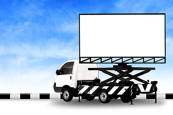 포토 JPG 해외이미지 배너 포스터 도로 여행 백그라운드 비즈니스 교통시설 자동차 하늘 새로움 거리 광고판 사람없음 야외 파란색 노란색 여행객 미국 공백 흰색 도시 시간 판넬 고속도로 사인 상업 정사각형 바쁨 택시 장면 짐차 마케팅 자동 해외202008 해외포토 도형 길 육상교통 컬러 교통 컨셉 북아메리카 승용차 알림판 사람 시설 판 파일형식