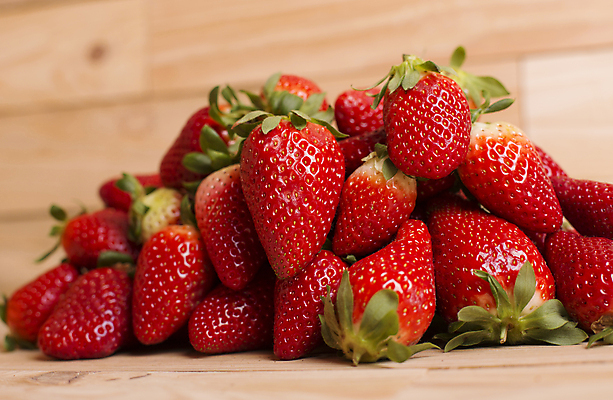 포토 JPG 해외이미지 딸기 사람없음 쌓기 나무탁자 해외202008 해외포토 과일 모션 탁자 파일형식