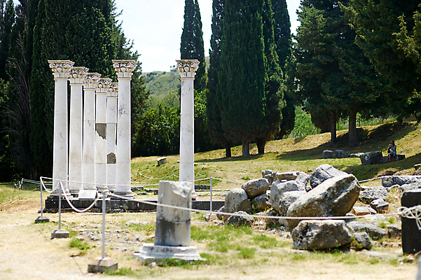 포토 JPG 해외이미지 나무 전통 유럽 섬 여행 유적 건축양식 학교 자연 하늘 병원 풍경 사람없음 야외 치료 파란색 약 바위 사찰 역사 그리스 폐허 그림 박물관 대리석 타운 그리스인 고고학 로마인 옛날 전국 해외202008 해외포토 서양인 식물 교육 건축 나라 컬러 재료 의학 종교건축 인종 도시 생태계 파일형식