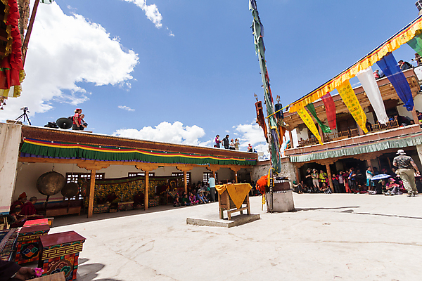 포토 JPG 해외이미지 아시아 여행 불교 가면 미술 동양인 사람없음 여행객 축제 달력 춤 신비 인도인 수도원 숭배 전설 해외202008 해외포토 외국인 나라 종교 컨셉 문화예술 사람 인종 파일형식