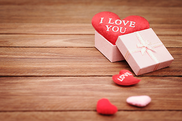 포토 JPG 해외이미지 모양 디자인 꽃 분홍색 백그라운드 베개 벽지 추상 휴가 기념 발렌타인데이 선물 사랑 사람없음 목재 장식 빨간색 상자 수확 하트 축하 달콤 질감 2월 미니 옛날 해외202008 해외포토 나무 식물 감정 컬러 컨셉 무늬 농업 재료 침구 데이이벤트 날짜 맛 파일형식