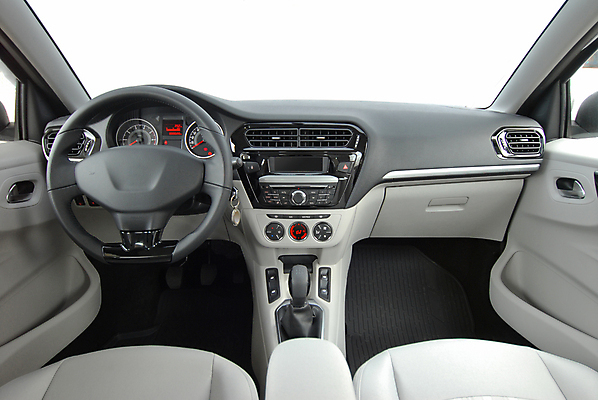 포토 JPG 해외이미지 디자인 지도 의자 창문 모션 자동차 유리 실내 안전 사람없음 내부 소리 장비 운전 벨트 바퀴 뜨거움 운전사 고급 수리 가죽 라디오 슛 승객 시스템 네비게이션 위로 GPS 계기판 자동 제어 스타일 해외202008 해외포토 직업 잡화 육상교통 가구 컨셉 재질 전자제품 파일형식