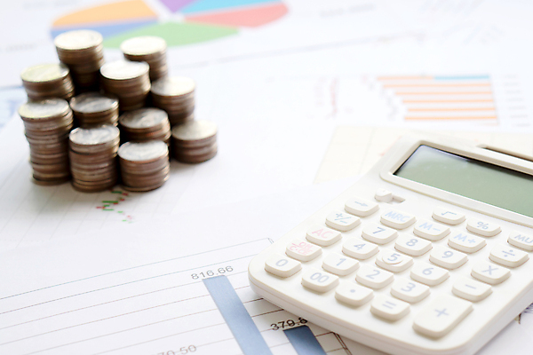 포토 JPG 해외이미지 유럽 조각 컨셉 돈 비즈니스 사람없음 금융 동전 계산 위험 가격 분석 서비스 속도 역동적 투자 상승 가치 카운트 해외202008 해외포토 나라 경제 재산 파일형식