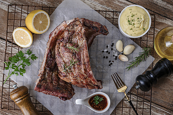 포토 JPG 해외이미지 접시 음식 백그라운드 포크 탁자 마늘 육류 스테이크 요리 비프스테이크 사람없음 목재 빨간색 주방 식당 검은색 식사 저녁식사 어둠 소고기 신선 뜨거움 칼 중앙 맛 그릴 바비큐 자르기 굽기 허브 향신료 소금 후추 로즈메리 점심식사 등심 정육점 해외202008 해외포토 나무 식물 식기 컬러 가구 컨셉 채소 식재료 재료 모션 주방용품 서양음식 상점 구이 향미료 파일형식