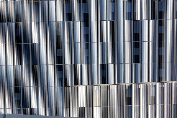 포토 JPG 해외이미지 산업 선 벽 백그라운드 패턴 표면 추상 기술 그림자 경사 사람없음 파란색 빛 금속 철 질감 골절 테크노 카피스페이스 강조 해외202008 해외포토 컬러 무늬 의학 재질 공백 파일형식