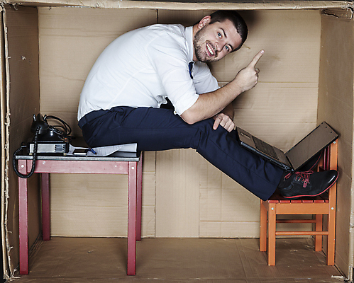 포토 JPG 해외이미지 전신 백인 남자 의자 탁자 한명 앉기 성인 옆모습 노트북 상자 사무실 업무 비즈니스맨 전화기 갇힘 답답함 성인남자한명만 해외202008 해외포토 서양인 1 뷰포인트 가구 비즈니스 모션 사람 전자제품 작업 직장인 감각 남자한명만 성인남자만 파일형식
