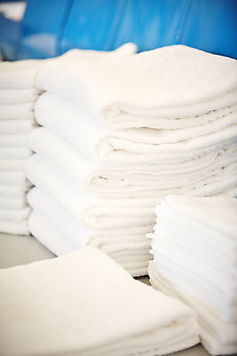 포토 JPG 해외이미지 산업 백그라운드 호텔 건조 사람없음 빨간색 쌓기 이불 식탁보 흰색 침대 직물 면 그룹 빨래 천 질감 시트 흙더미 접기 많음 해외202008 해외포토 컬러 가구 컨셉 가사 침구 모션 숙소 흙 파일형식 더미