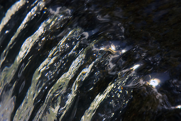 포토 JPG 해외이미지 음료 백그라운드 패턴 자연 추상 풍경 사람없음 물 빛 젖음 추위 신선 투명 액체 붓기 시원함 크리스탈 방향 질감 내추럴 고립 해외202008 해외포토 자연요소 무늬 모션 광석 생태계 파일형식