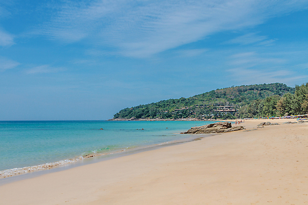 포토 JPG 해외이미지 1 전통 문화 모래 태국 자연 휴가 그림자 사람없음 모래사장 태양 갈색 노란색 사막 흰색 거친 인도인 내추럴 옛날 스타일 해외202008 해외포토 자연요소 외국인 아시아 바다 컬러 동양인 생태계 파일형식