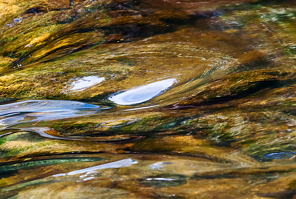 포토 JPG 해외이미지 모양 파도 백그라운드 이동 모션 자연 표면 추상 사람없음 야외 물 강 반사 갈색 환경 젖음 흐름 바위 신선 투명 액체 개울 순수 묘사 속도 암초 내추럴 현재 해외202008 해외포토 자연요소 바다 컬러 컨셉 무늬 돌_바위 생태계 파일형식