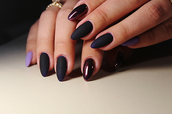 포토 JPG 해외이미지 손 디자인 백그라운드 손가락 미술 사람없음 파란색 컬러풀 유행 상점 흰색 못 우아함 손톱관리 손톱 프랑스어 돌봄 해외202008 해외포토 문자 컬러 컨셉 모션 문화예술 신체부위 공구 네일아트 파일형식