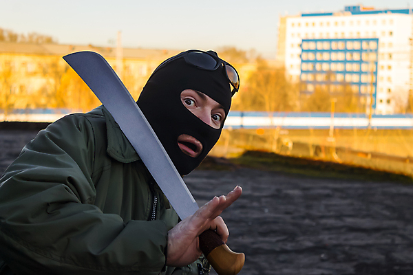 포토 JPG 해외이미지 손 응시 공원 남자 무기 바지 하늘 지붕 거리 대화 협상 가면 한명 사람 건물 스마트폰 금속 칼날 칼 무서움 자르기 탈출 싸움 육군 병정 공정 주인 스트라이크 이마 해외202008 해외포토 1 건축물 시선 공공시설 감정 컨셉 비즈니스 모션 재질 하의 군대 말하기 신체부위 핸드폰 스마트기기 파일형식