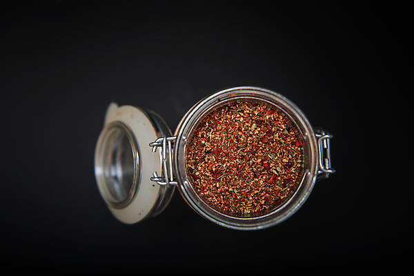 포토 JPG 해외이미지 백그라운드 재료 유리 고추 파프리카 건조 건강 요리 동양인 사람없음 빨간색 빛 노란색 주방 검은색 어둠 흰색 오픈 뜨거움 항아리 양념 맛 정상 혼합 컨테이너 가루 인도인 향신료 유기농 매움 아로마 소금 향 후추 카레 생강 고립 강황 해외202008 해외포토 외국인 웰빙 산업 음식 컬러 컨셉 채소 식재료 재질 인종 도자기 향미료 파일형식