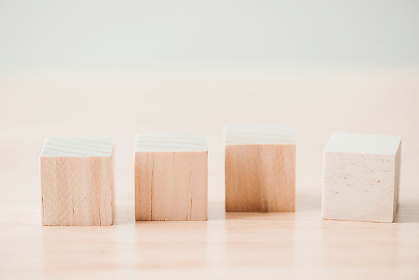 포토 JPG 해외이미지 모양 교육 어린이 백그라운드 컨셉 건축양식 놀이 사람없음 목재 컬러풀 장난감 쌓기 탑 블록 기쁨 게임 흰색 큐브 정사각형 개발 해외202008 해외포토 도형 나무 건축물 건축 감정 컬러 재료 모션 사람 파일형식