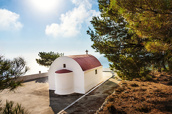 포토 JPG 해외이미지 나무 구름 전통 기독교 종교 바다 섬 여행 십자가 자연 하늘 지붕 휴가 휴식 풍경 사람없음 파란색 햇빛 태양 교회 평화 바위 소나무 만 중세 숲 그리스 신성 수도원 그리스인 수평선 해외202008 해외포토 자연요소 서양인 식물 유럽 컬러 컨셉 종교건축 건물 돌_바위 역사 생태계 파일형식