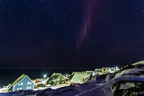 포토 JPG 해외이미지 외관 문화 도로 여행 겨울 건축양식 자연 하늘 전등 거리 주택 파노라마 풍경 사람없음 야외 물 빛 마을 추위 도시 야간 작음 오두막 북극 언덕 장면 북쪽 타운 내추럴 줄서기 많음 해외202008 해외포토 자연요소 계절 건축 길 컨셉 교통시설 모션 조명 촬영기법 건물 크기 극지방 방향 생태계 파일형식