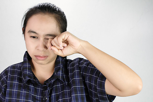 포토 JPG 해외이미지 손 여자 얼굴 백그라운드 컨셉 스트레스 건강 피곤 한명 사람 동양인 성인 빨간색 건강관리 고통 터치 짜증 흰색 표현 질병 피부 감염 먼지 문제 알레르기 고립 돌봄 우울증 광학 해외202008 해외포토 1 감정 컬러 의학 모션 관리 인종 신체부위 파일형식