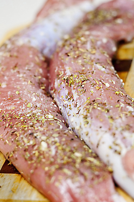 포토 JPG 해외이미지 접시 음식 다이어트 재료 육류 돼지고기 요리 사람없음 식사 튀김 조미료 먹이 강의 굽기 허브 허리 향신료 준비 날것 레시피 해외202008 해외포토 식물 식기 식재료 건강 신체부위 구이 향미료 파일형식