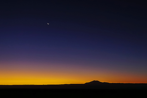 포토 JPG 해외이미지 여행 백그라운드 자연 하늘 산 건조 풍경 사람없음 야외 빨간색 여름 노란색 계곡 미국 일몰 사막 달 남아메리카 야간 화산 칠레 남쪽 볼리비아 전국 해외202008 해외포토 자연요소 계절 컬러 북아메리카 아메리카 노을 방향 생태계 파일형식