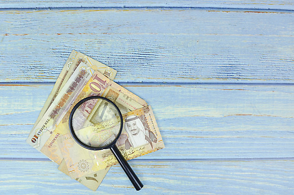 포토 JPG 해외이미지 백그라운드 지폐 돈 비즈니스 성공 사람없음 목재 금융 경제 달러 쪽지 저축 성장 만 시장 재산 중앙 구매 무역 투자 상업 아라비아 가스 보물 사우디아라비아 고립 수입 아랍어 옛날 왕국 위기 힘찬 해외202008 해외포토 나무 산업 컨셉 재료 중동 쇼핑 파일형식