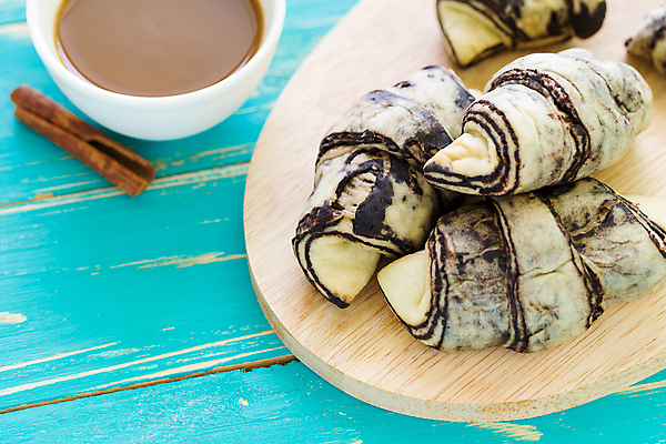 포토 JPG 해외이미지 커피 음료 음식 빵 백그라운드 아침 사람없음 목재 컵 파란색 빵집 수확 아침식사 복고 단절 시나몬 페스츄리 해외202008 해외포토 주간 나무 식기 컬러 농업 재료 상점 식사 파일형식